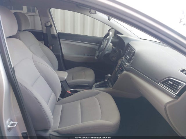 Hyundai ELANTRA SE 2018 5NPD74LF8JH328260 Image 5