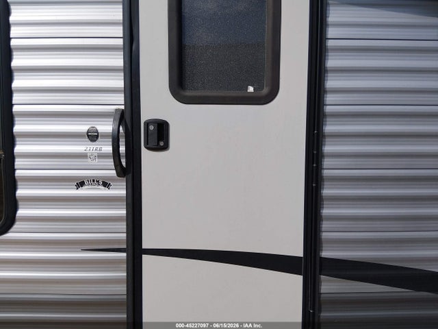 Coachmen Catalina 2018 5ZT2CAMB3JU028613 Image 8