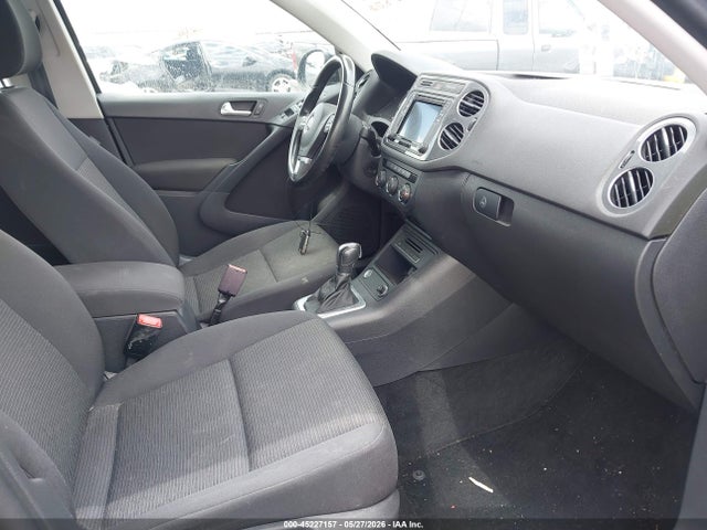 WVGAV7AX1JK004800 Volkswagen Tiguan Limited 2.0t