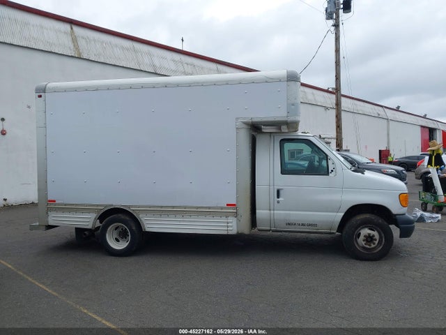 45227162 :رقم المزاد ، 1FDXE45S17DB18154 vin ، 2007 Ford E-450 Cutaway مزاد بيع