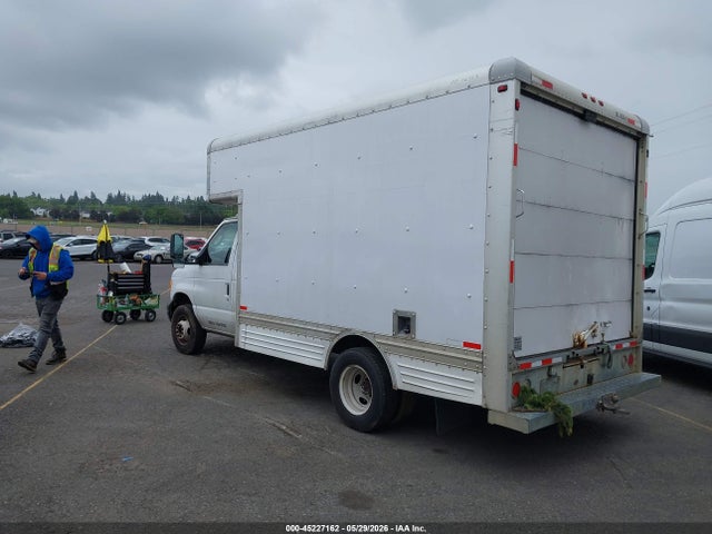 45227162 :رقم المزاد ، 1FDXE45S17DB18154 vin ، 2007 Ford E-450 Cutaway مزاد بيع