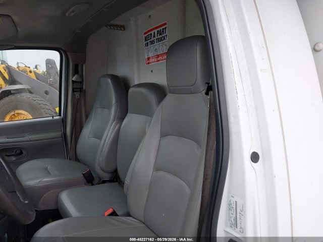45227162 :رقم المزاد ، 1FDXE45S17DB18154 vin ، 2007 Ford E-450 Cutaway مزاد بيع