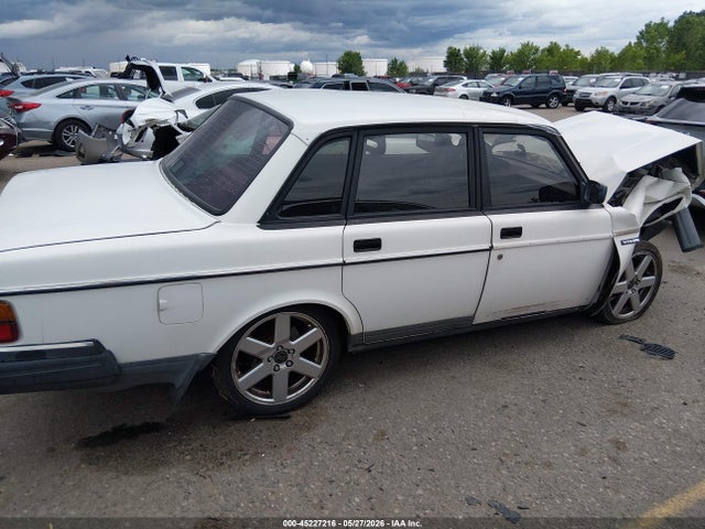1993 Volvo 240 მანქანა იყიდება აუქციონზე, vin: YV1AS8809P1481169, აუქციონის ნომერი: 45227216