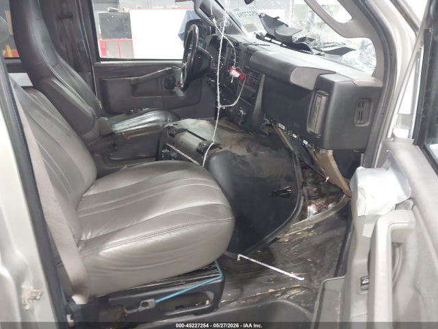Продажа на аукционе авто 2017 Chevrolet Express 3500 Ls, vin: 1GAZGNFF2H1303694, номер лота: 45227254