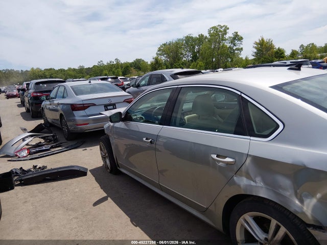 2014 Volkswagen Passat 1.8t Sel Premium მანქანა იყიდება აუქციონზე, vin: 1VWCT7A35EC024447, აუქციონის ნომერი: 45227258