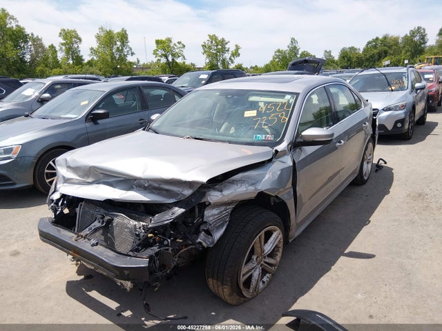2014 Volkswagen Passat 1.8t Sel Premium მანქანა იყიდება აუქციონზე, vin: 1VWCT7A35EC024447, აუქციონის ნომერი: 45227258