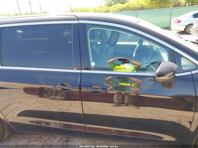 Продаж на аукціоні авто 2023 Chrysler Pacifica Touring L, vin: 2C4RC1BG9PR606492, номер лоту: 45227300