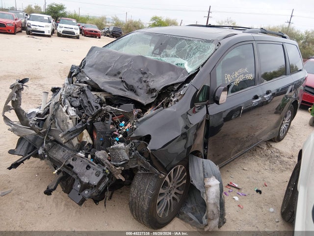 Toyota SIENNA XLE 2020 5TDYZ3DC6LS071428 Image 2