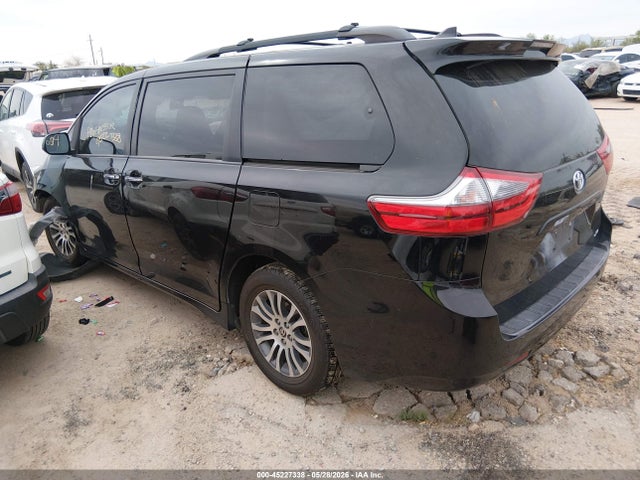 Toyota SIENNA XLE 2020 5TDYZ3DC6LS071428 Image 3