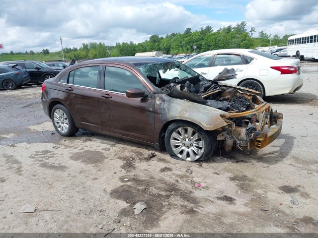 Продаж на аукціоні авто 2013 Chrysler 200 Lx, vin: 1C3CCBAB8DN686303, номер лоту: 45227359