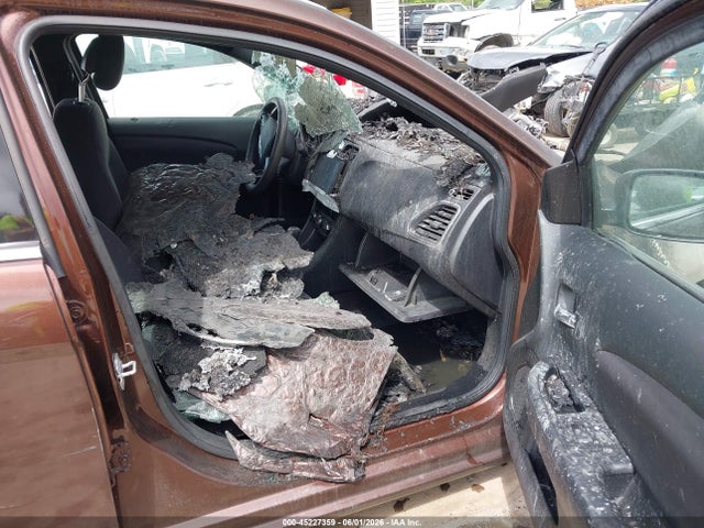 Продаж на аукціоні авто 2013 Chrysler 200 Lx, vin: 1C3CCBAB8DN686303, номер лоту: 45227359