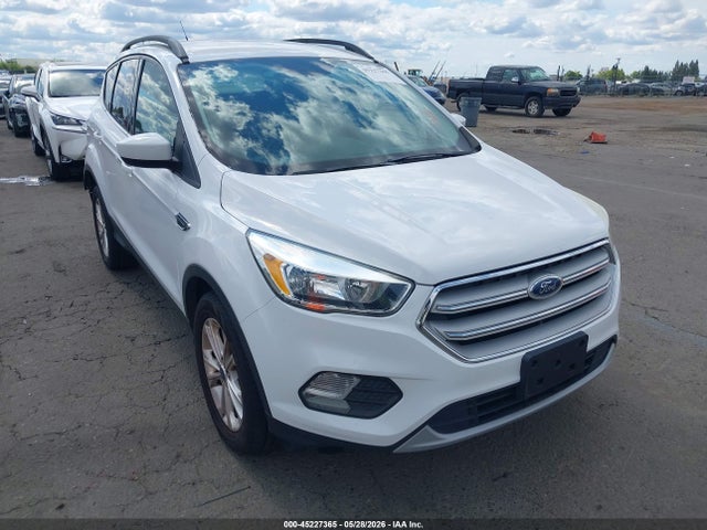 Продажа на аукционе авто 2018 Ford Escape Se, vin: 1FMCU0GDXJUB16841, номер лота: 45227365