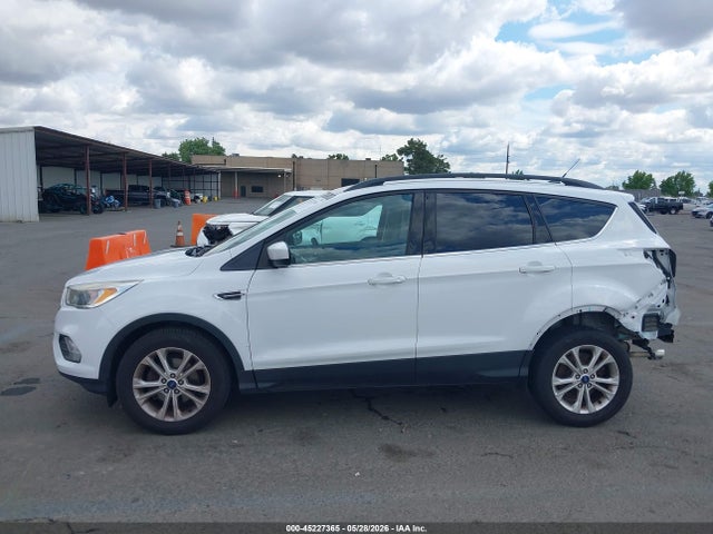 Продажа на аукционе авто 2018 Ford Escape Se, vin: 1FMCU0GDXJUB16841, номер лота: 45227365
