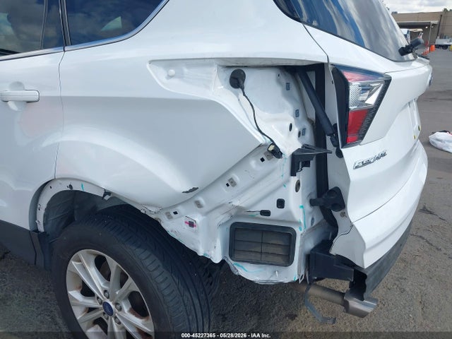 Продажа на аукционе авто 2018 Ford Escape Se, vin: 1FMCU0GDXJUB16841, номер лота: 45227365