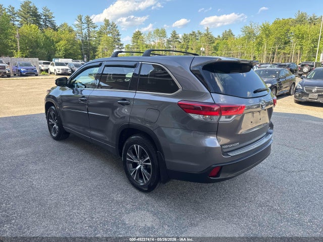 45227474 :رقم المزاد ، 5TDBZRFH6JS913523 vin ، 2018 Toyota Highlander Le مزاد بيع