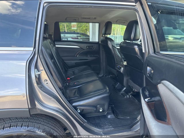 45227474 :رقم المزاد ، 5TDBZRFH6JS913523 vin ، 2018 Toyota Highlander Le مزاد بيع