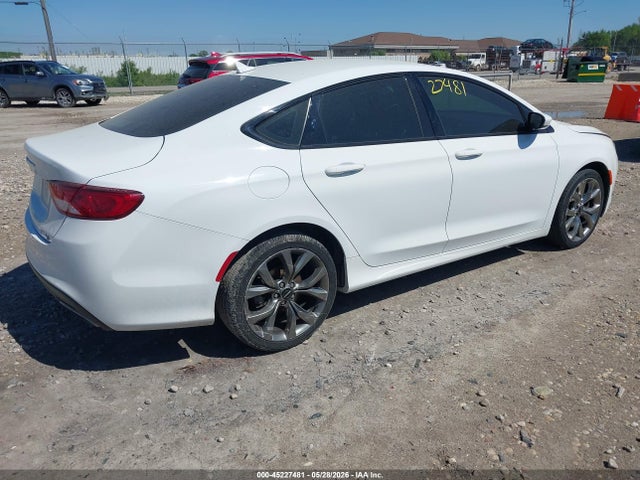 45227481 :رقم المزاد ، 1C3CCCBG0FN581239 vin ، 2015 Chrysler 200 S مزاد بيع