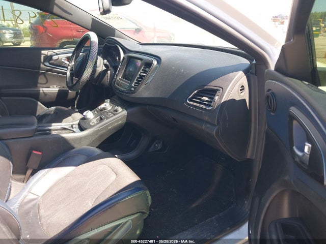 45227481 :رقم المزاد ، 1C3CCCBG0FN581239 vin ، 2015 Chrysler 200 S مزاد بيع