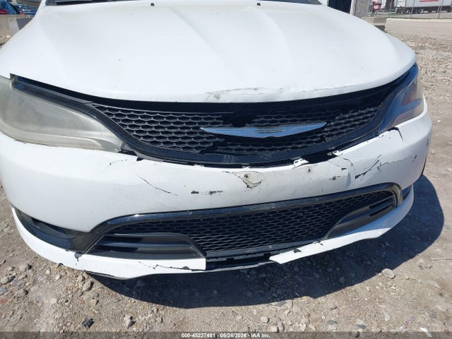 45227481 :رقم المزاد ، 1C3CCCBG0FN581239 vin ، 2015 Chrysler 200 S مزاد بيع