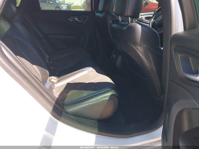 45227481 :رقم المزاد ، 1C3CCCBG0FN581239 vin ، 2015 Chrysler 200 S مزاد بيع