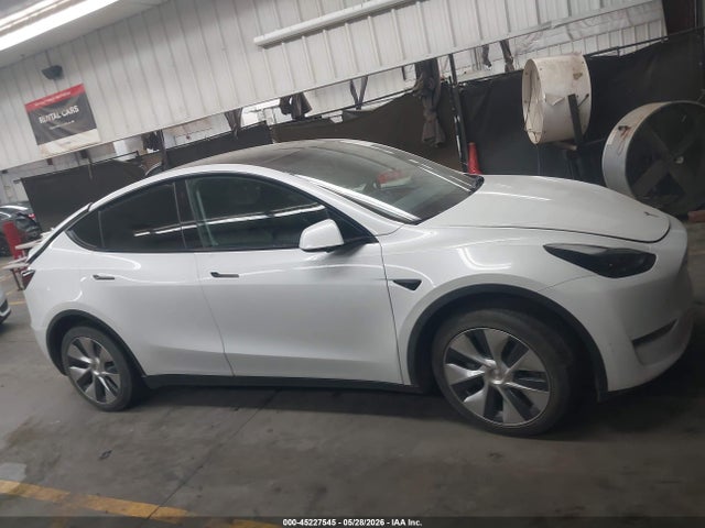 Tesla Model Y 2023 7SAYGDEE3PF608085 Image 11