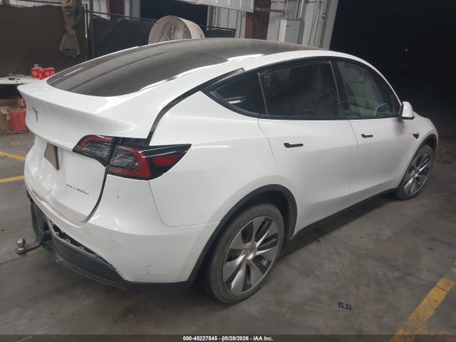 Tesla Model Y 2023 7SAYGDEE3PF608085 Image 4