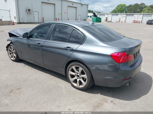 2014 Bmw 320i Xdrive მანქანა იყიდება აუქციონზე, vin: WBA3C3C5XEF986913, აუქციონის ნომერი: 45227563