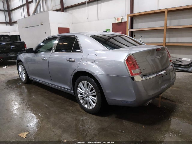 2C3CCARG4EH352726 Chrysler 300