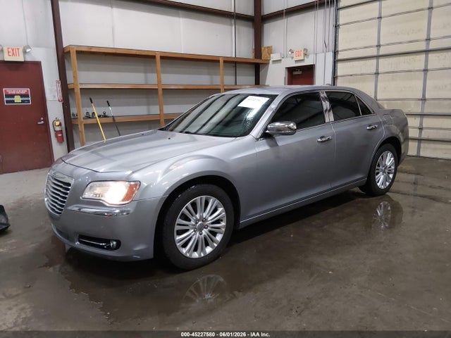2C3CCARG4EH352726 Chrysler 300