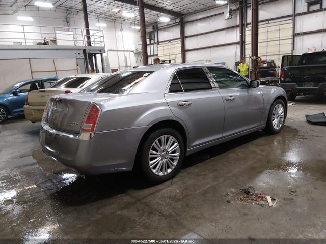 2C3CCARG4EH352726 Chrysler 300