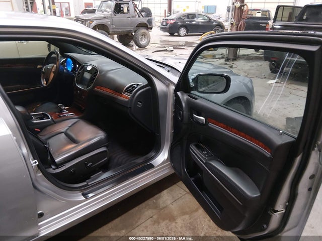 2C3CCARG4EH352726 Chrysler 300