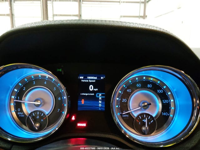 2C3CCARG4EH352726 Chrysler 300
