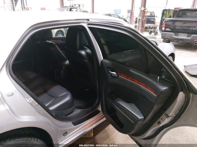 2C3CCARG4EH352726 Chrysler 300