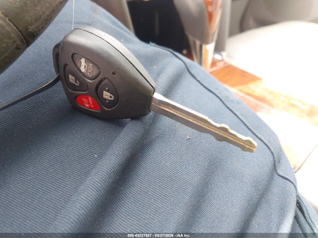 45227587 :رقم المزاد ، 4T4BF3EKXBR148043 vin ، 2011 Toyota Camry Xle مزاد بيع