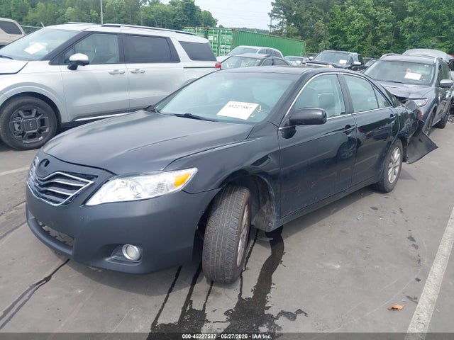45227587 :رقم المزاد ، 4T4BF3EKXBR148043 vin ، 2011 Toyota Camry Xle مزاد بيع