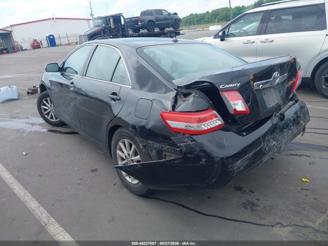 45227587 :رقم المزاد ، 4T4BF3EKXBR148043 vin ، 2011 Toyota Camry Xle مزاد بيع