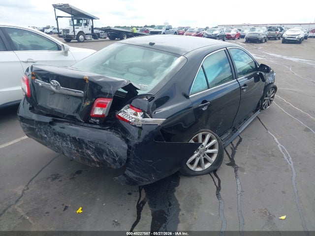 45227587 :رقم المزاد ، 4T4BF3EKXBR148043 vin ، 2011 Toyota Camry Xle مزاد بيع
