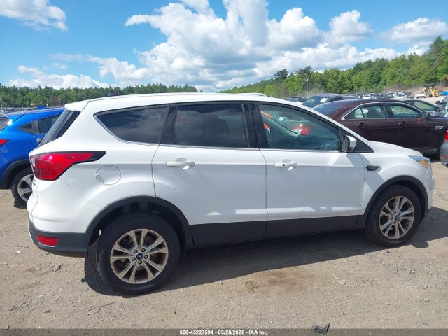 Ford ESCAPE SE 2019 1FMCU9GD0KUB74205 Image 13