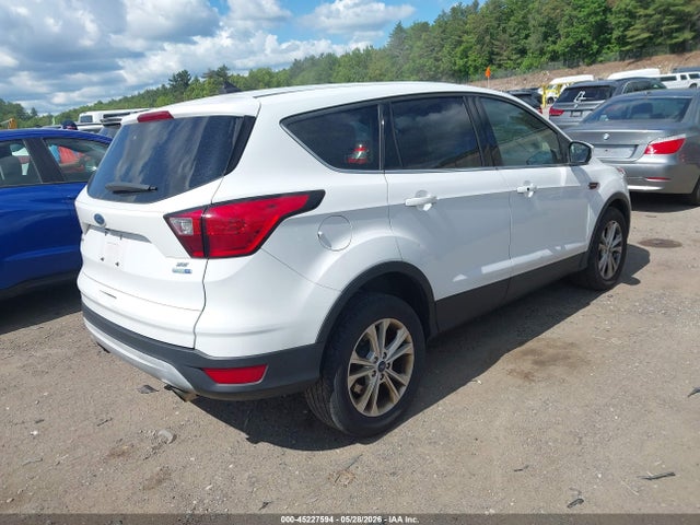 Ford ESCAPE SE 2019 1FMCU9GD0KUB74205 Image 4