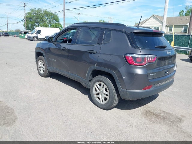45227601 :رقم المزاد ، 3C4NJDAB2JT415304 vin ، 2018 Jeep Compass Sport 4x4 مزاد بيع