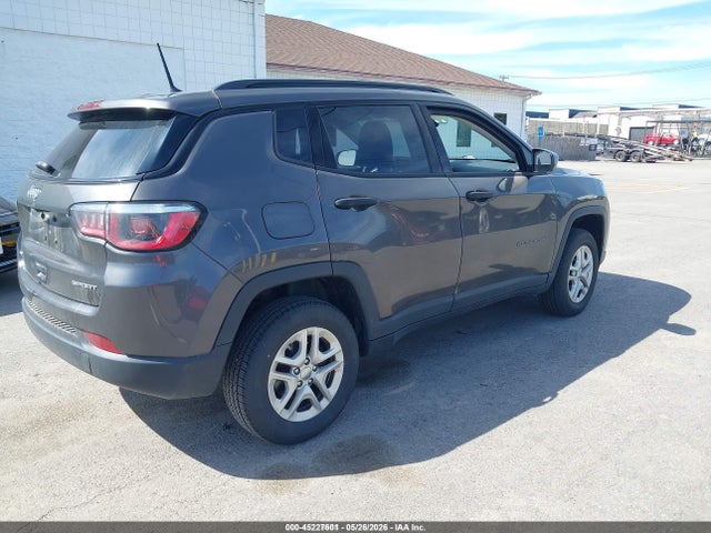 45227601 :رقم المزاد ، 3C4NJDAB2JT415304 vin ، 2018 Jeep Compass Sport 4x4 مزاد بيع