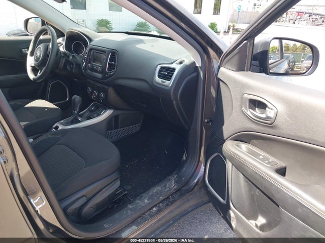 45227601 :رقم المزاد ، 3C4NJDAB2JT415304 vin ، 2018 Jeep Compass Sport 4x4 مزاد بيع
