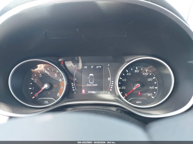 45227601 :رقم المزاد ، 3C4NJDAB2JT415304 vin ، 2018 Jeep Compass Sport 4x4 مزاد بيع