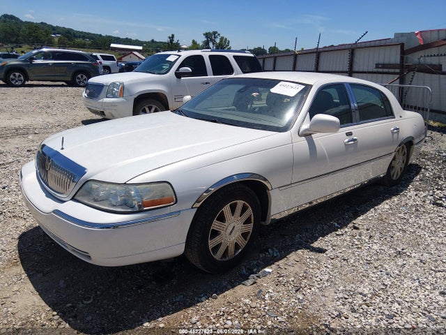 Aukcja sprzedaży 2003 Lincoln Town Car Cartier, vin: 1LNHM83W23Y628715, numer aukcji: 45227623