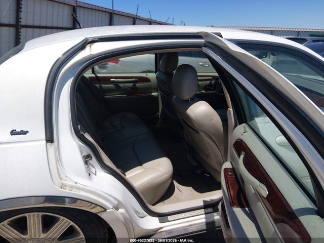 Aukcja sprzedaży 2003 Lincoln Town Car Cartier, vin: 1LNHM83W23Y628715, numer aukcji: 45227623