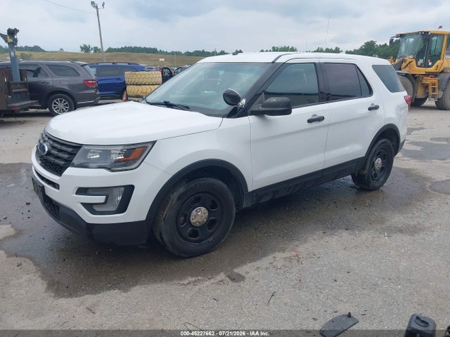 Ford Utility Police Interceptor 2017 1FM5K8AR6HGB72401 Image 2