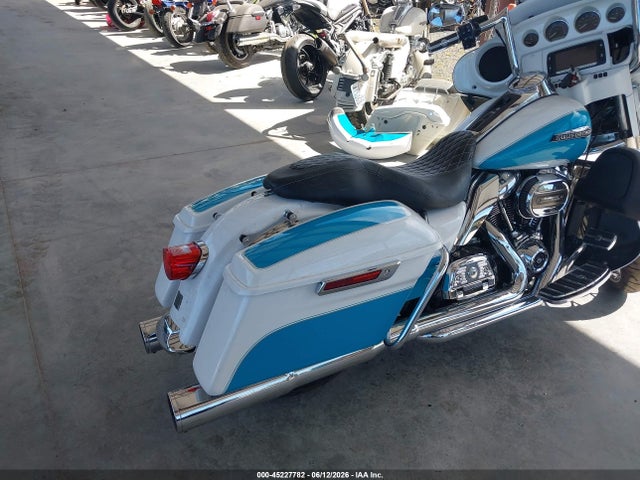 Harley-Davidson Flhtcu Ultra Classic Electra Gld 2017 1HD1FCC16HB668053 Image 4