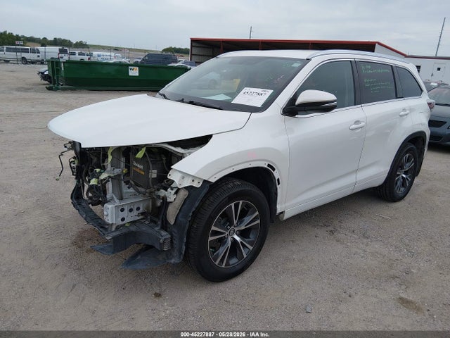 Toyota Highlander Xle V6 2016 5TDJKRFH2GS344615 Image 2