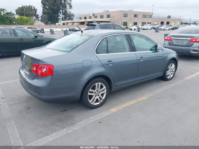2007 Volkswagen Jetta Wolfsburg Edition მანქანა იყიდება აუქციონზე, vin: 3VWEG71K67M196430, აუქციონის ნომერი: 45227901