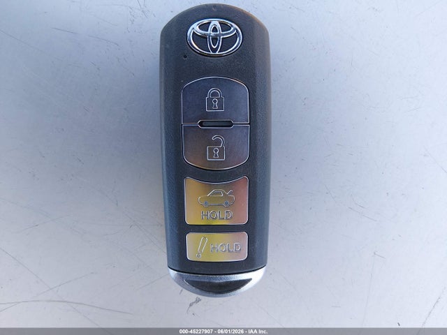 3MYDLBYV6HY178647 Toyota YARIS IA